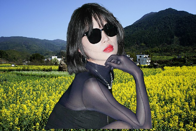 金雨薇和罗秋萍虽然没像蔡嘉敏反应这么剧烈，但也都笑眯眯地点头说好。