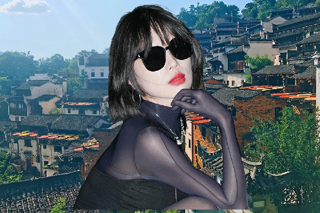 坐在spop热舞的位置，这抹诱惑刚好就在他的眼皮底下，近在咫尺，一览无遗。