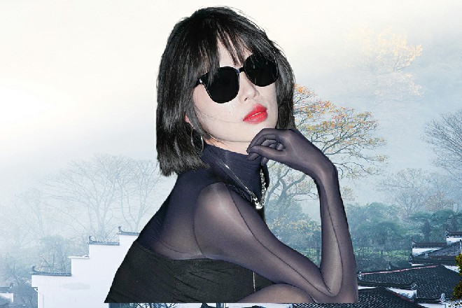 猿狞这么一警告，熊霸也意识过来，顿时也目露凶光地望向田观等人。